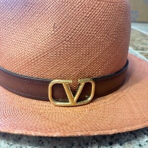 Valentino Garavani hat